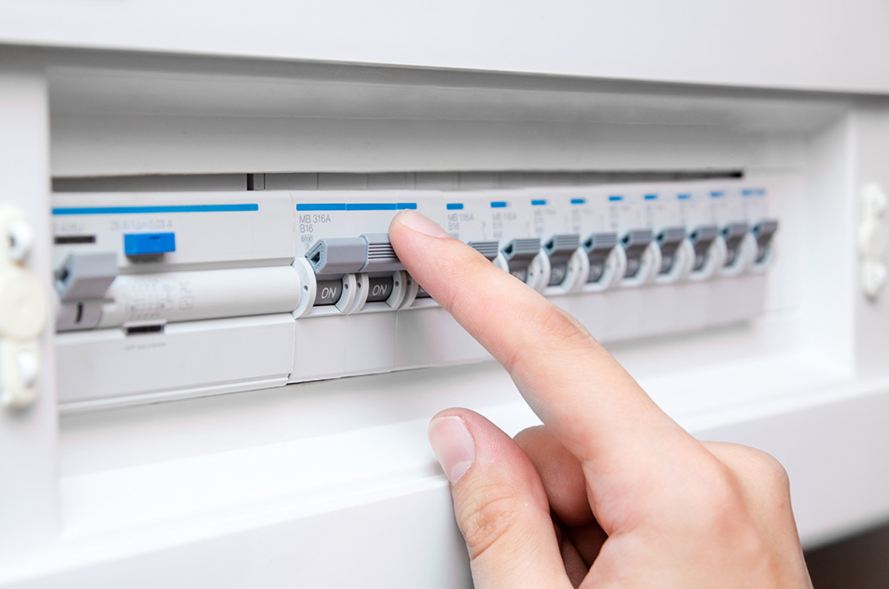 Elektro­installation bei Manuel Silchinger Energie & Gebäudetechnik in Lobbach